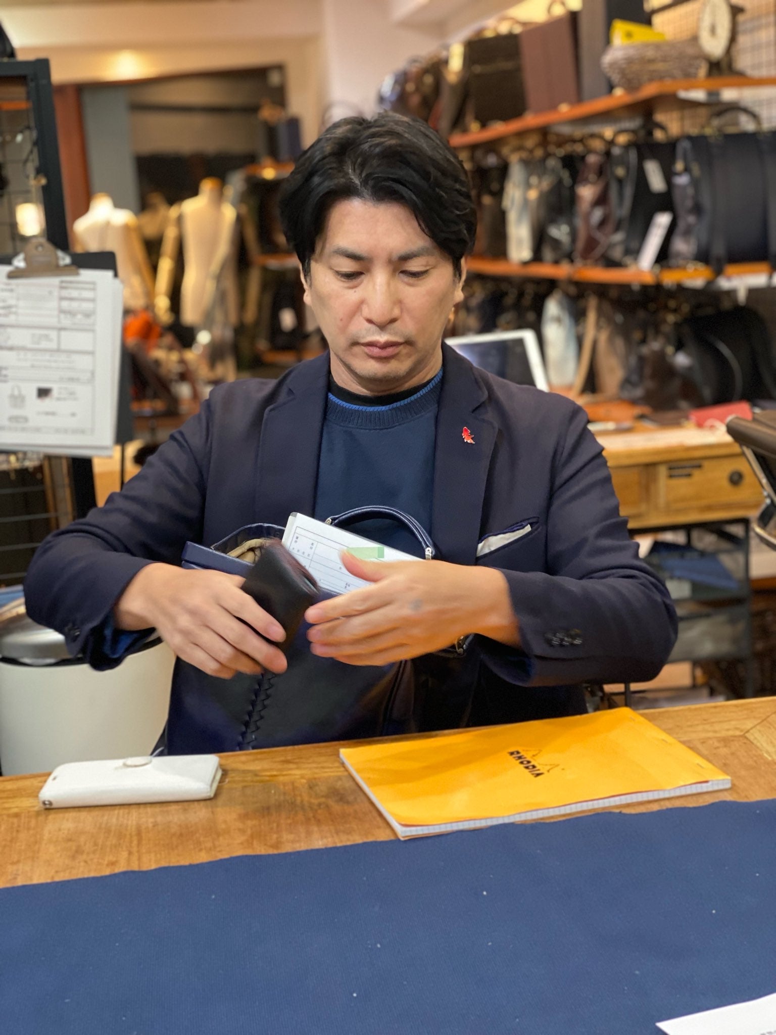 Customer Interview: Mr. Yamamura, a regular user of the Dulles Bag