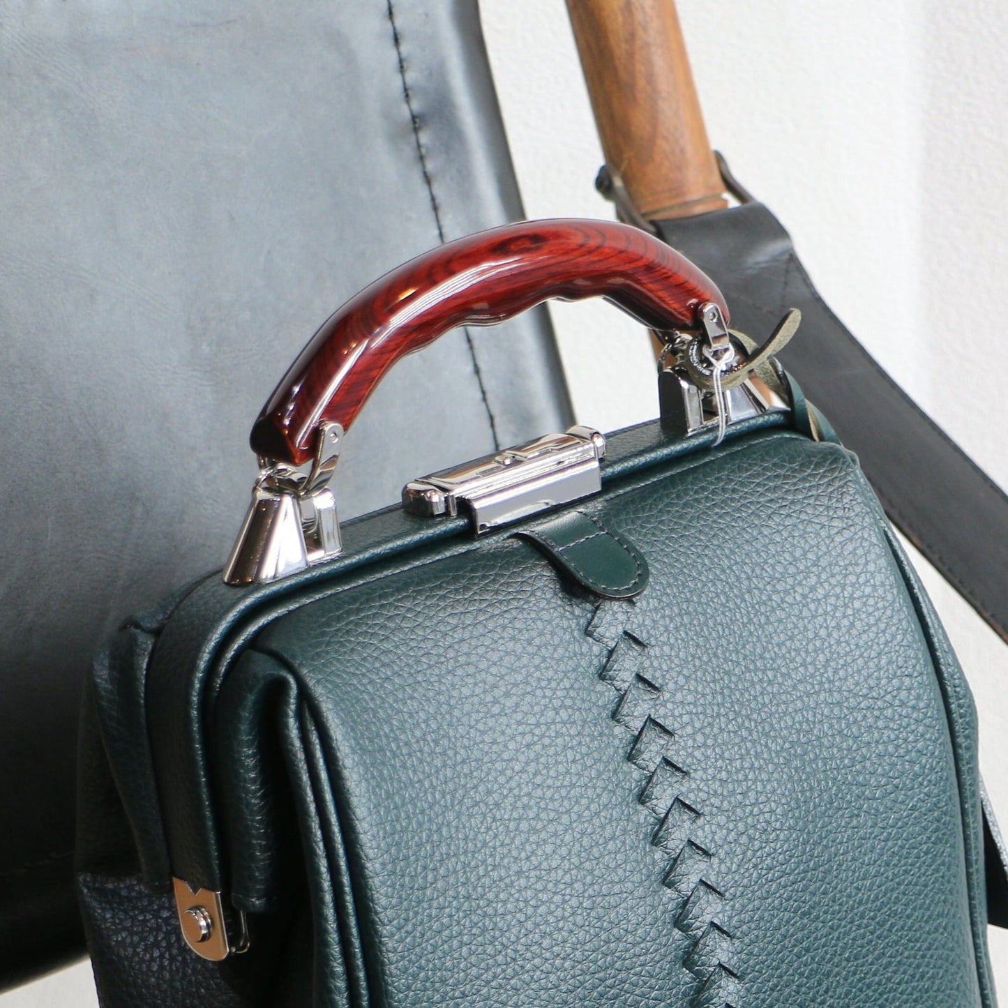 ◆Toyooka Bags Certified [Lacquer-painted Wooden Handle SET] Dulles Bag Toyooka Bags M Size YK3ME [ELK] Black